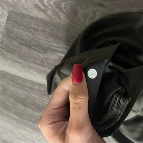 Lululemon Army Green Leggings - Picture 4 of 7